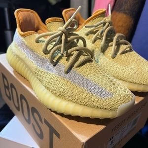 YEEZY BOOST 350 V2 “ Marsh”